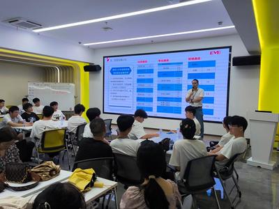 馬克思主義學(xué)院教師赴惠州億緯鋰能為學(xué)生講授“產(chǎn)業(yè)線上的思政課”